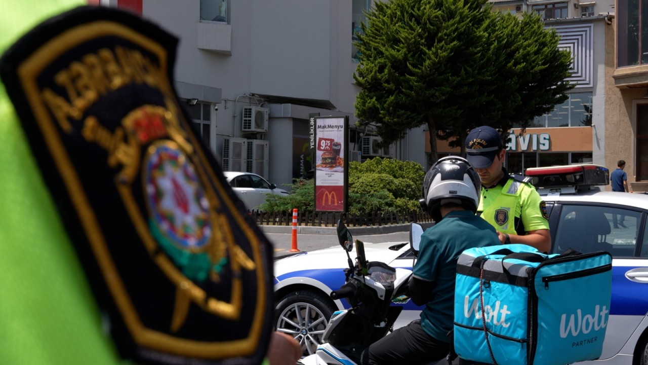 İkitəkərli nəqliyyat sürücülərinə izah və xəbərdarlıq edildi - FOTOLAR (VİDEO)